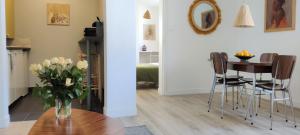 Posedenie v ubytovaní Cosy et calme, chambre séparée avec bureau et fibre