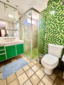 Apartamento Completo na Ponta Verde (3 quartos) - 2 quadras da Praia tesisinde bir banyo