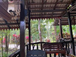 Φωτογραφία από το άλμπουμ του Rustic Chalet - Dahlia n Mawar at Sedim Vista σε Kampong Ulu Sedim