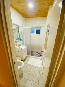 Un baño de Yu Shou Hao Hsien Guesthouse