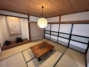 Zdjęcie z galerii obiektu 民泊 47ハウス 家族でも楽しめる温泉付き一軒家 w mieście Shiraoi