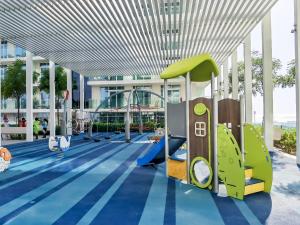 Fitness centrum a/nebo fitness zařízení v ubytování Brand New 1BR Apartment - Beachfront Sunrise Bay - P203T2