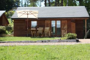 Gallery image of Volcans Vacances Les Chalets Du Lac in Aydat