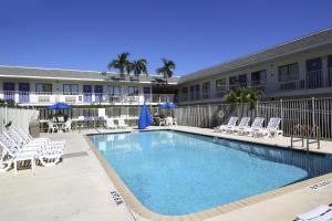 Foto da galeria de Motel 6-Lantana, FL em Lantana