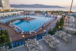 Бассейн в Maxeria Blue Didyma или поблизости