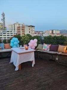Un lugar para sentarse en The Rooftop Hostel