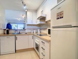 Kuchyň nebo kuchyňský kout v ubytování Arona 2 - 5907