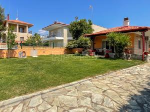 The building in which the holiday home is located
