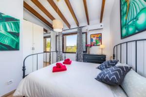 A bed or beds in a room at Finca Pep