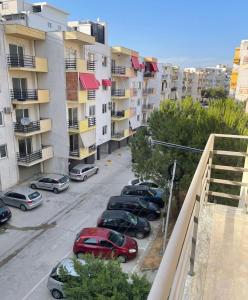 Το κτήριο όπου στεγάζεται  το διαμέρισμα