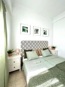 Posteľ alebo postele v izbe v ubytovaní Big spacious penthouse next to the sea