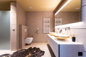 Imagem da galeria de Exclusive 2BR Skyline Penthouse by HM em Viena