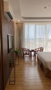 Televisi dan/atau pusat hiburan di Fakher Yanbu 3 Furnished Units +9 foto