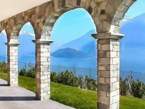 Fotografia z galérie ubytovania Piccola Orchidea Piccola Orchidea Giardino Ferienwohnung mit Pool v destinácii Musso