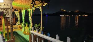 Φωτογραφία από το άλμπουμ του Lily Of The World Houseboat στο Σριναγκάρ