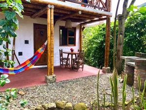 Aed väljaspool majutusasutust Hostal Los Orishas