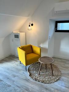Posezení v ubytování Le Loft Jacuzzi