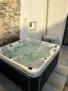 Fotografie z fotogalerie ubytování Le Loft Jacuzzi v destinaci Ploërmel