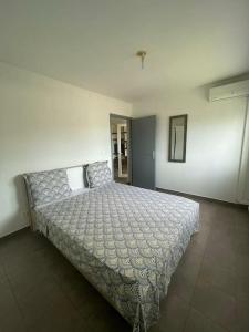 صورة لـ Appartement à haut vallon, vue mer, parking privé في Mamoudzou