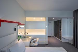 Um banheiro em Holiday Inn Vilnius by IHG
