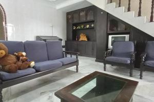 Χώρος καθιστικού στο 5 Bedroom 2 Bathrooms End-lot House, 3 parkings - Ipoh, Tambun