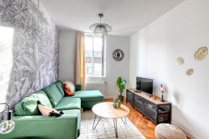 Telewizja i/lub zestaw kina domowego w obiekcie Ambiance Jungle et Cocon en hyper centre pour 2, 4 ou 6 pers - MyLittleStay