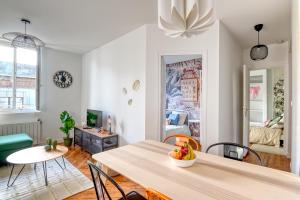 Część wypoczynkowa w obiekcie Ambiance Jungle et Cocon en hyper centre pour 2, 4 ou 6 pers - MyLittleStay