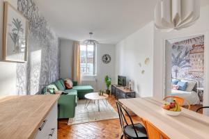 Część wypoczynkowa w obiekcie Ambiance Jungle et Cocon en hyper centre pour 2, 4 ou 6 pers - MyLittleStay