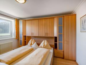 Łóżko lub łóżka w pokoju w obiekcie Apartment Weberbauer-1 by Interhome