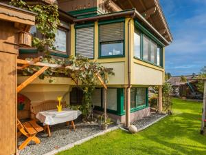 Ogród w obiekcie Apartment Wieser by Interhome