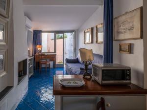 Postel nebo postele na pokoji v ubytování Apartment Lo Scuopolo by Interhome