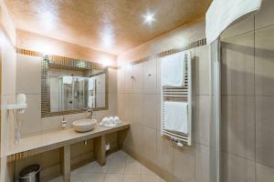 Łazienka w obiekcie Hotel Burkaty
