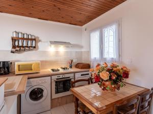 Η κουζίνα ή μικρή κουζίνα στο Holiday Home Filippi by Interhome +16 φωτογραφίες