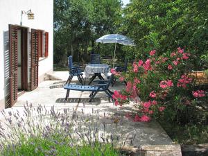 Vonkajšia záhrada v ubytovaní Holiday Home Salvia by Interhome