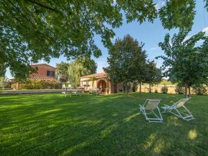 Vonkajšia záhrada v ubytovaní Holiday Home La Capannina by Interhome