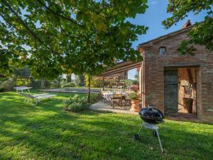 Vonkajšia záhrada v ubytovaní Holiday Home La Capannina by Interhome