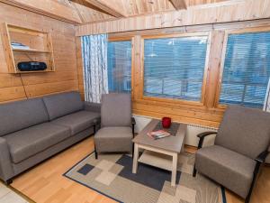 Posezení v ubytování Holiday Home Rukannaava 1a - 2 by Interhome
