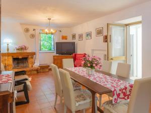 Posedenie v ubytovaní Holiday Home Le Querce - PIT550 by Interhome