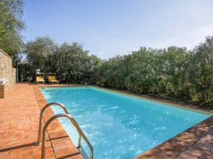 Bazén v ubytovaní Holiday Home Iacopo by Interhome alebo v jeho blízkosti
