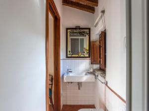 Kúpeľňa v ubytovaní Holiday Home Iacopo by Interhome