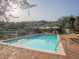 The swimming pool at or close to Holiday Home Borgo della Limonaia-4 by Interhome