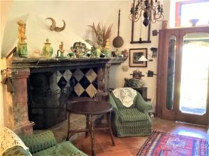 A seating area at Locazione Turistica Falcesca