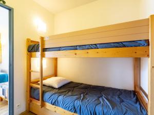 Krevet ili kreveti na sprat u jedinici u okviru objekta Apartment Les Platanes-4 by Interhome