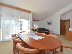 Posezení v ubytování Apartment Sablić-4 by Interhome + 30 fotografií