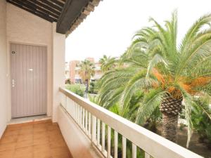 En have udenfor Apartment Arius by Interhome