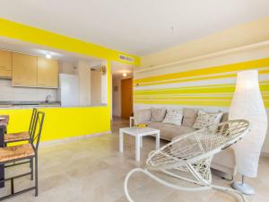 A kitchen or kitchenette at Apartment Carnaval by Interhome
