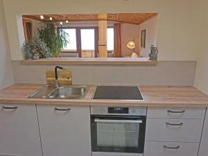 Η κουζίνα ή μικρή κουζίνα στο Apartment Riccardo by Interhome