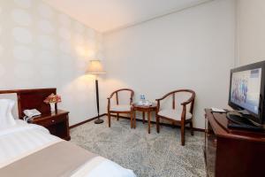 TV a/nebo společenská místnost v ubytování Springs Hotel Ulaanbaatar
