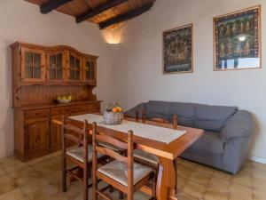 Posedenie v ubytovaní Holiday Home A 2 by Interhome