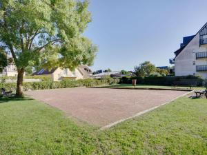 Zdjęcie z galerii obiektu Apartment Fleur Marine-32 by Interhome w mieście Cabourg